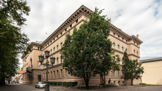 1280px-16-08-31-saeima-rr24027_wJO1O.jpg