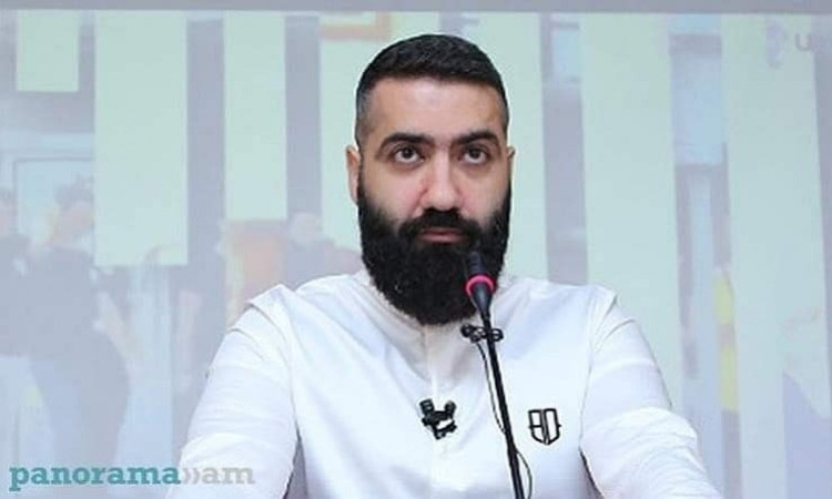 artur-danielyan_Qixcr.jpg