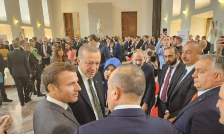 skandal-handipman-jamanak_cv1Bb.jpg