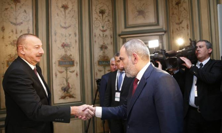 aliev-pashinyan_UHIXF.jpg