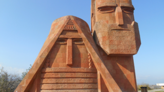 papik-tatik-jonny-blair-nagorno-karabakh-stepanakert-650x485_cKPa2.png