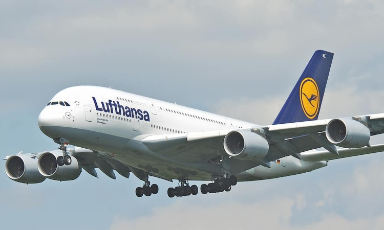 lufthansa-chexarkel-e-trichqner_Ic24E.jpg