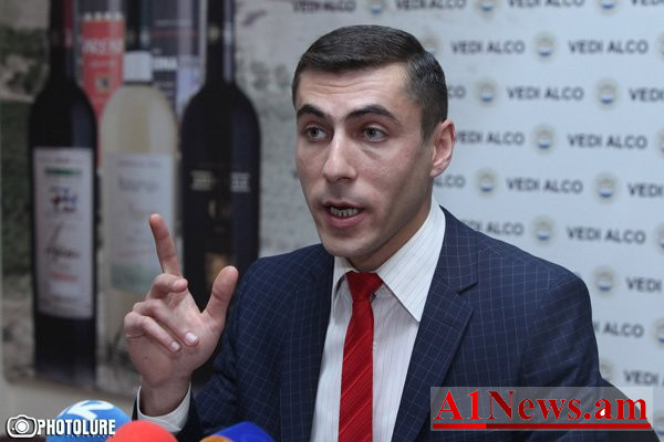 gagiksurenyan-1_wo9Se.jpg