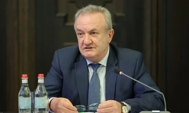 dumanyan_z_aQQ.jpg