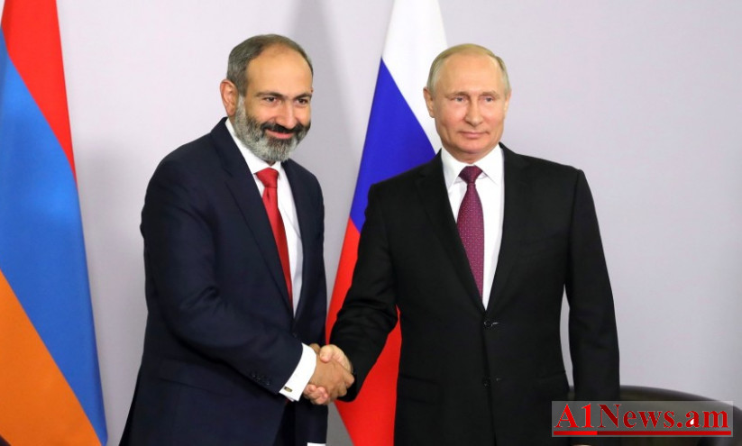 0518armenia-pashinian-with-putin_g282T.jpg