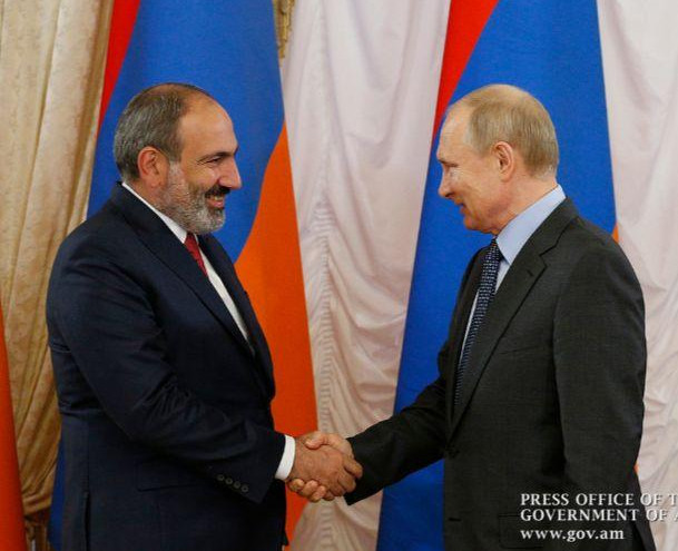 pashinyan-putin_Lwk32.jpeg