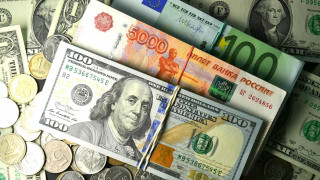vse-u-kogo-est-dengi-dollarah-i-evro-obyazany-obmenyat-ih-na-rubli-do-3-marta-3_yxr44.jpg